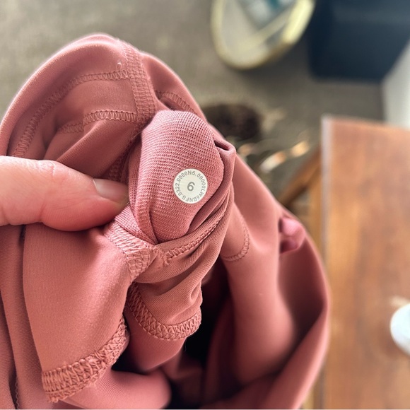 Lululemon Wunder Train High-Rise Crop 23" leggings
Brier Rose - Picture 5 of 5